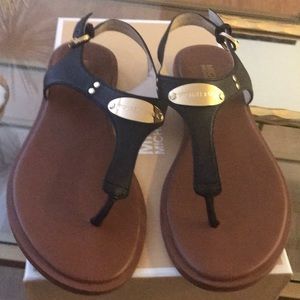 Michael kors plate thong sandal.